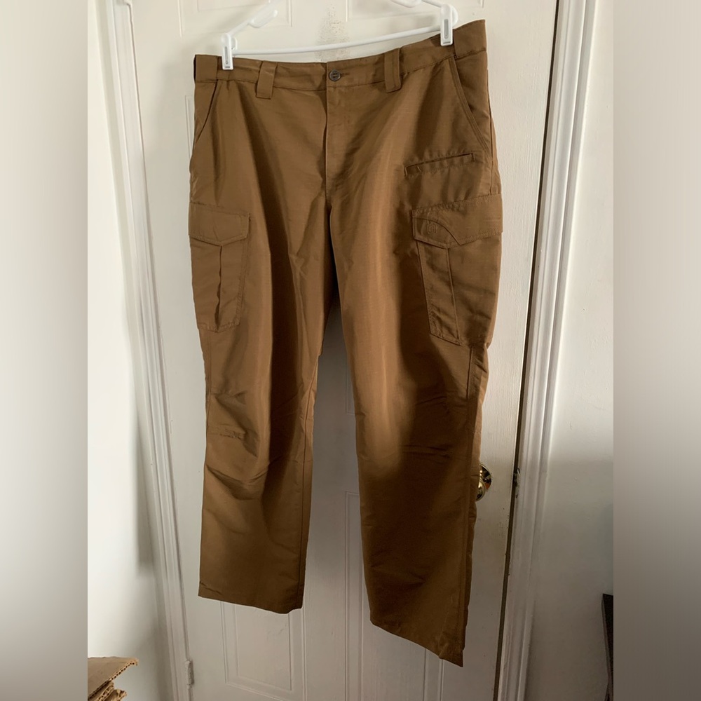 LIKE NEW 5.11 Tactical Connor Cargo Tactical Utility Pants Battle Brown Size 42 - Picture 5 of 9